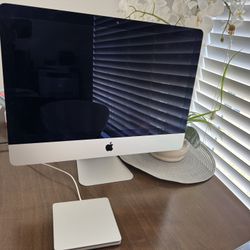 💻 Apple iMac 21.5” (Mid 2014) – Great Condition – CASH ONLY