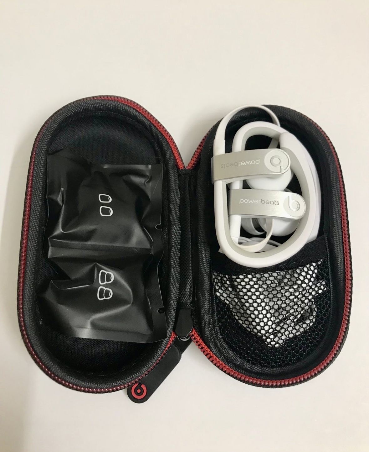 White Powerbeats (wired)