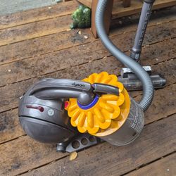 KIRBY DC39 MULTI FLOOR VACUM