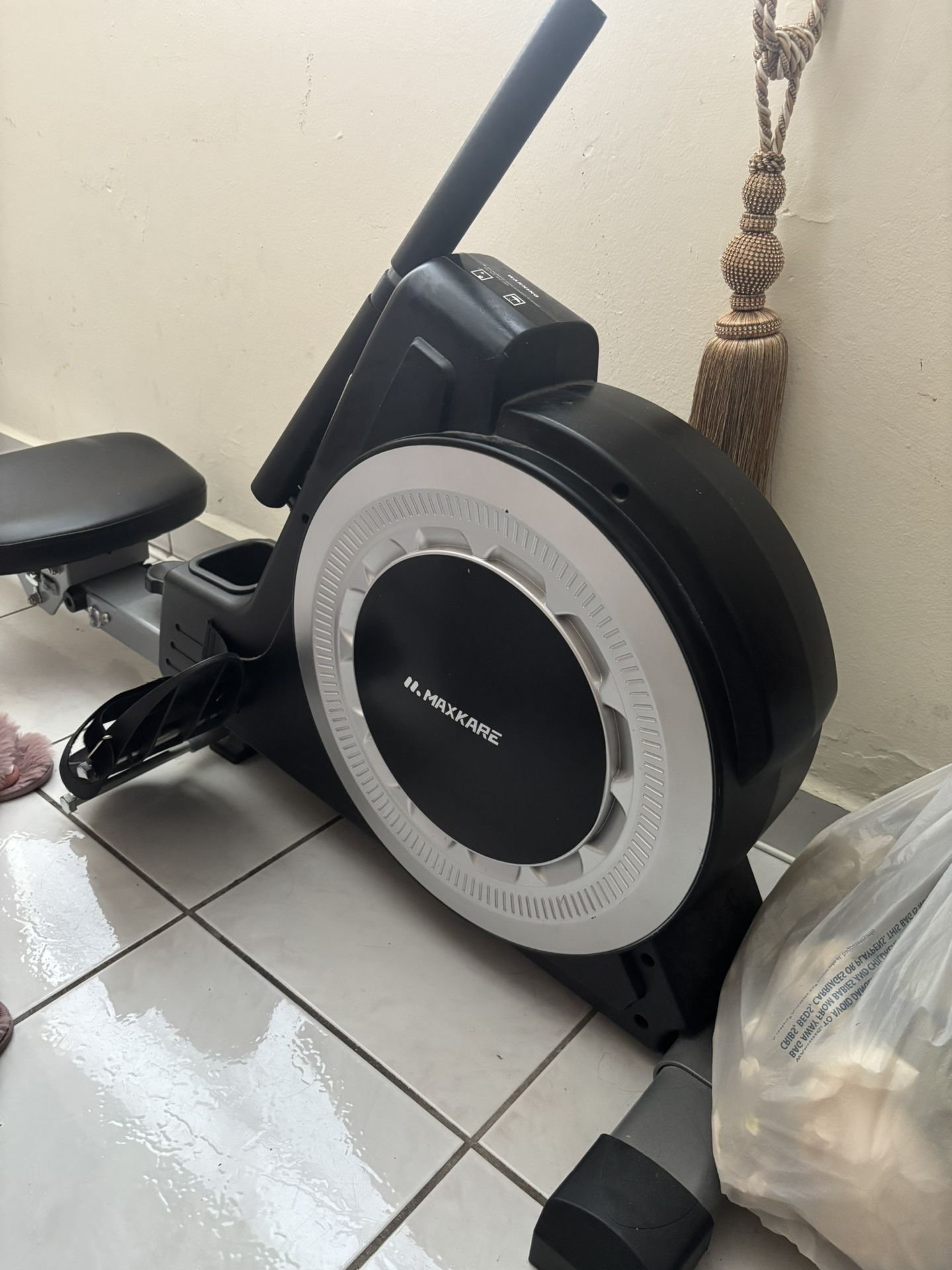 Sunny Health & Fitness Folding and Folding rowing machine for home