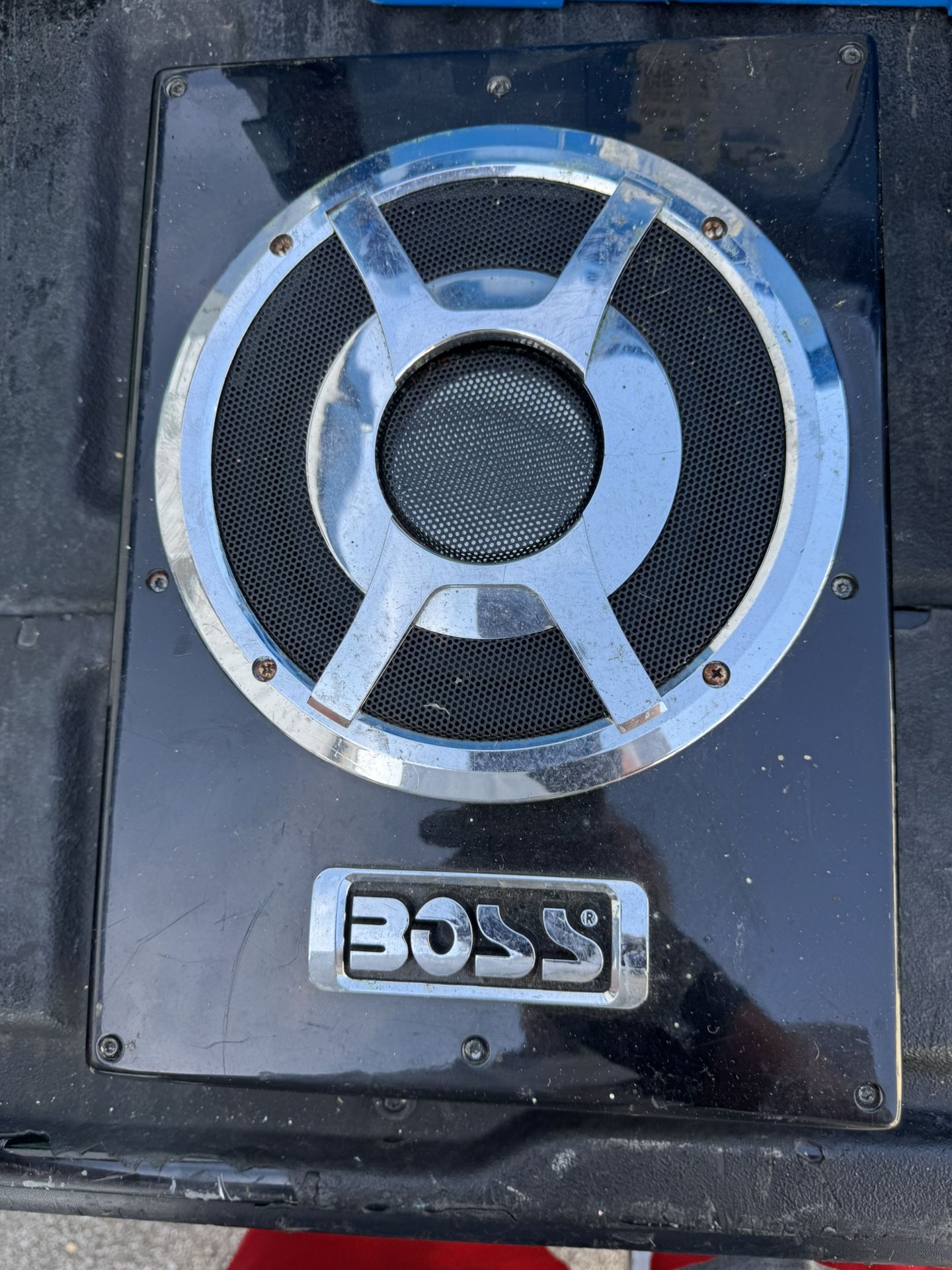 BOSS BASS800 8" 800W Low Profile Amplified Subwoofer