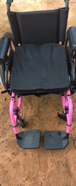 Catalyst Pink Framechair– Like New