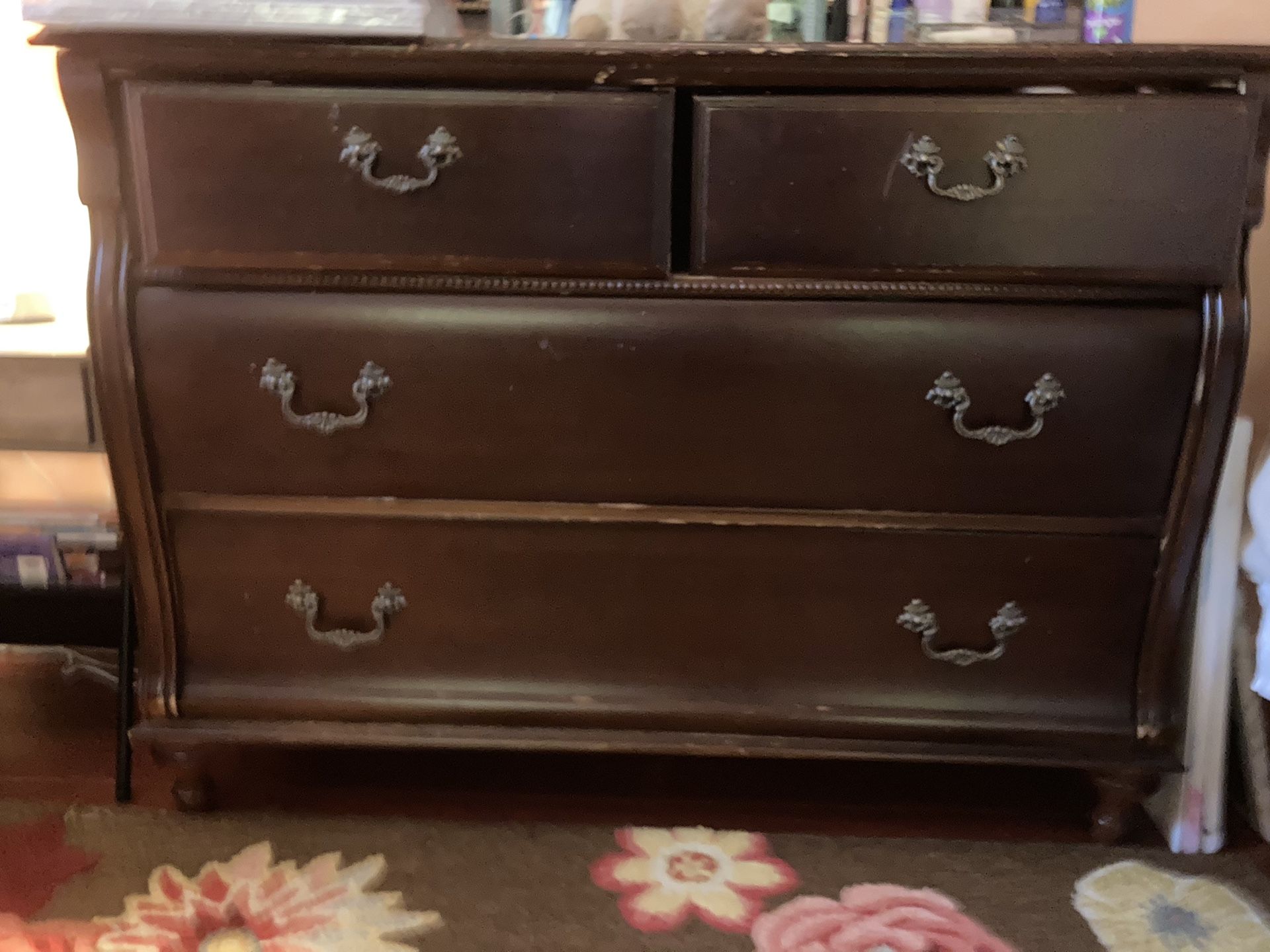 Beautiful brown colored dresser 6 drawers