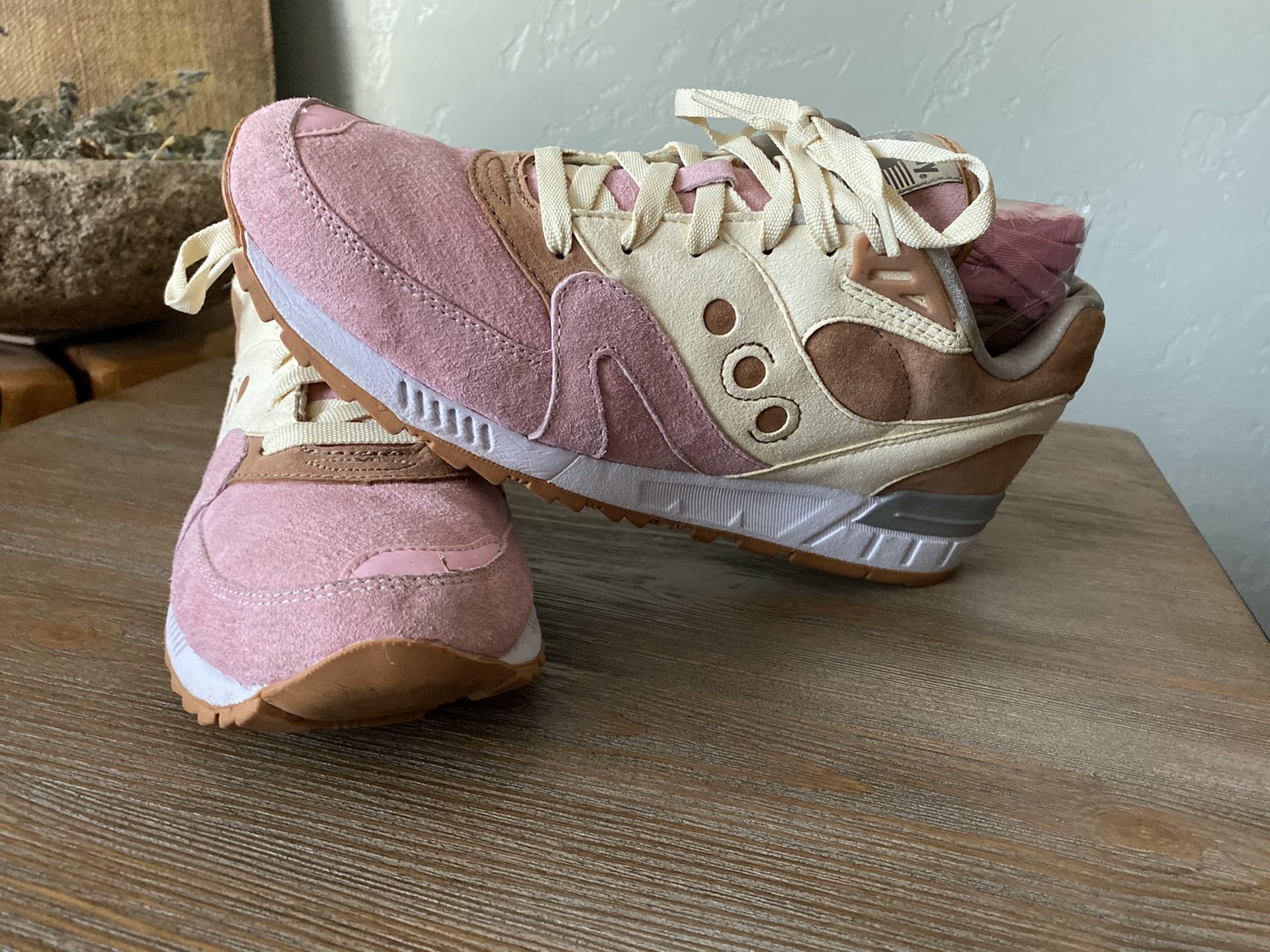 Saucony space snack “extra butter”