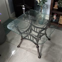 End Table/ Side Table 