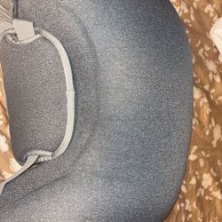 Frida mom brestfeeding pillow 