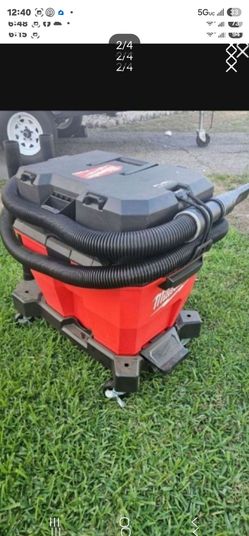 9 Gallons Wet and Dry Milwaukee shop vac