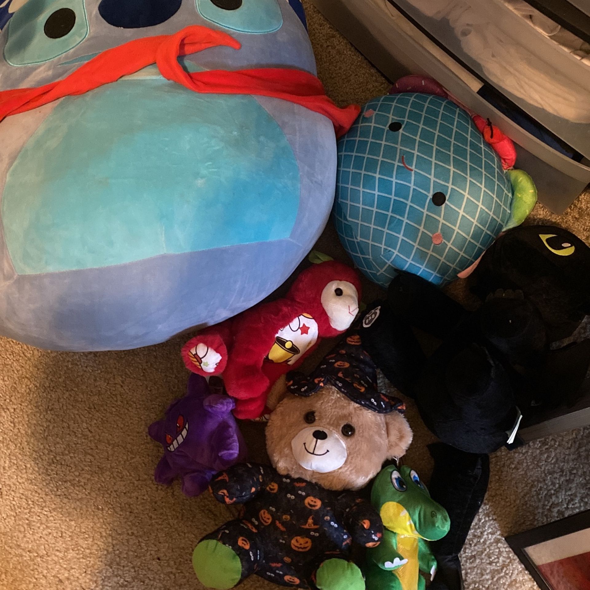 Loads of toys, games, and stuffed animal (2 squishmallows)
