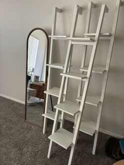 Miscellaneous decor items