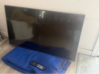 LG smart tv. 44x26
