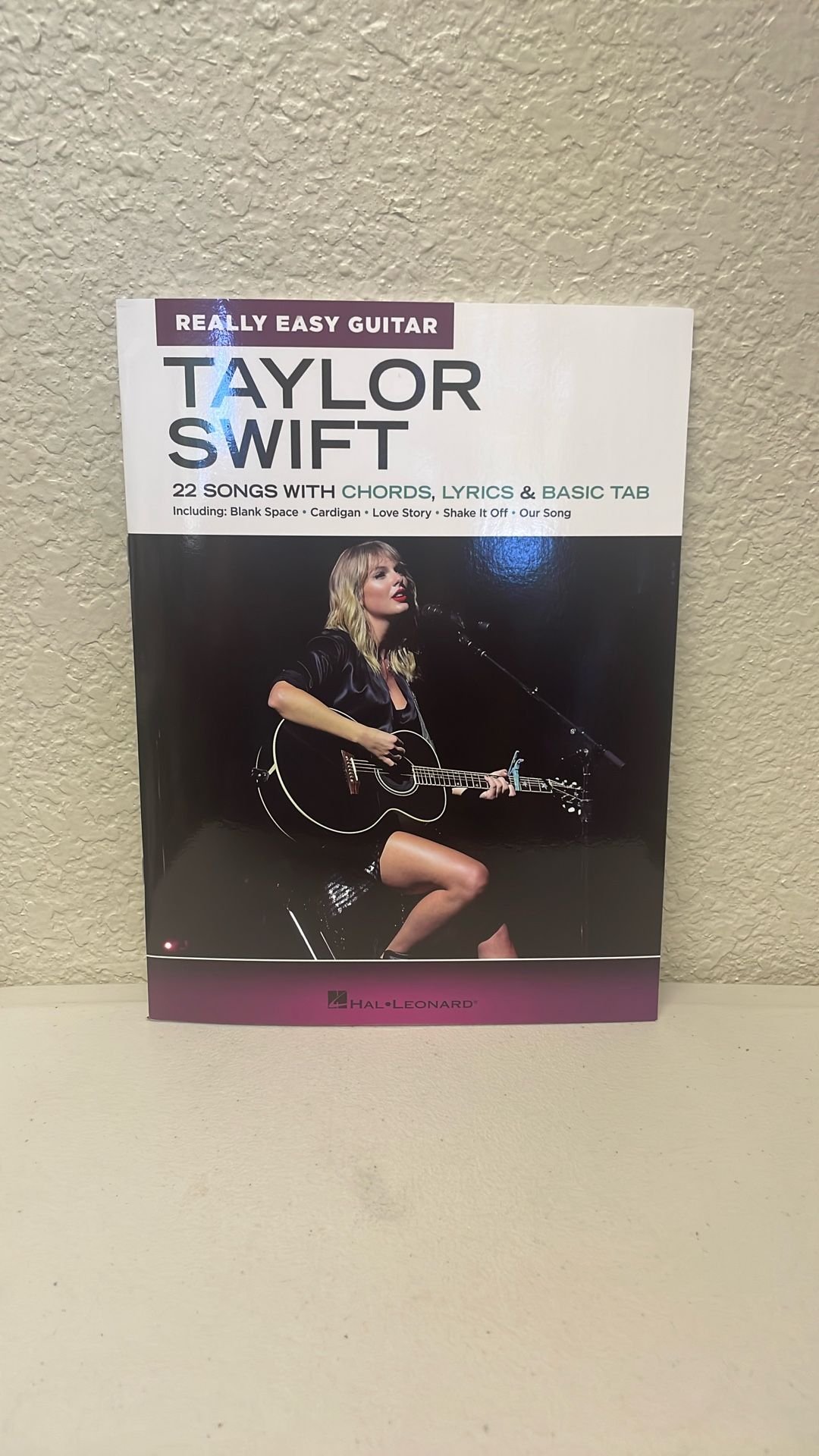 Hal Leonard Taylor Swift Really Easy Guitar Book