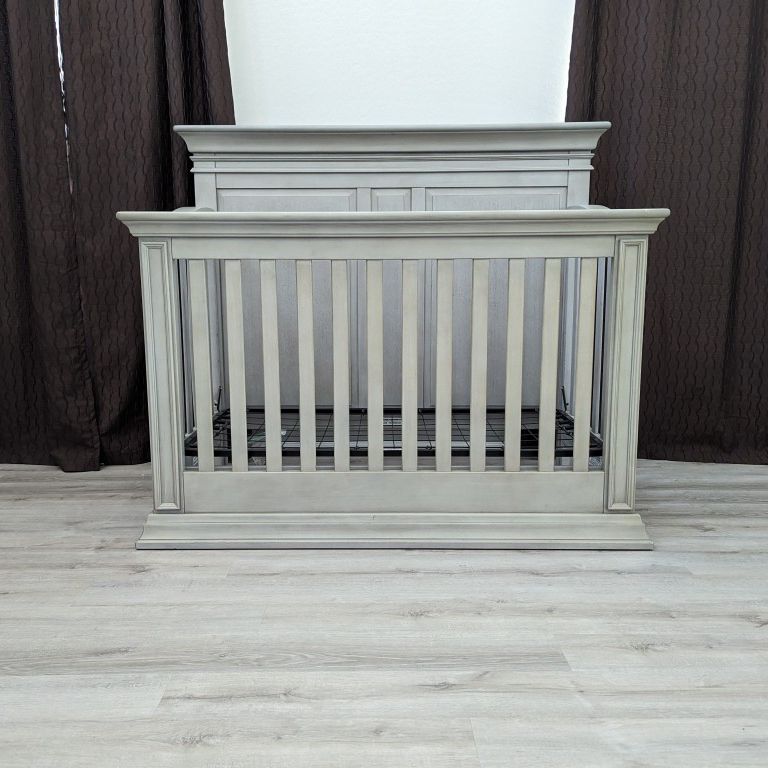 Baby Cache Crib / Toddler Bed