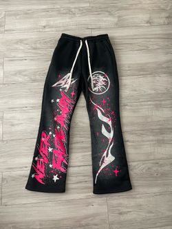 ✨New Hellstar Flared Sweatpants (Medium)