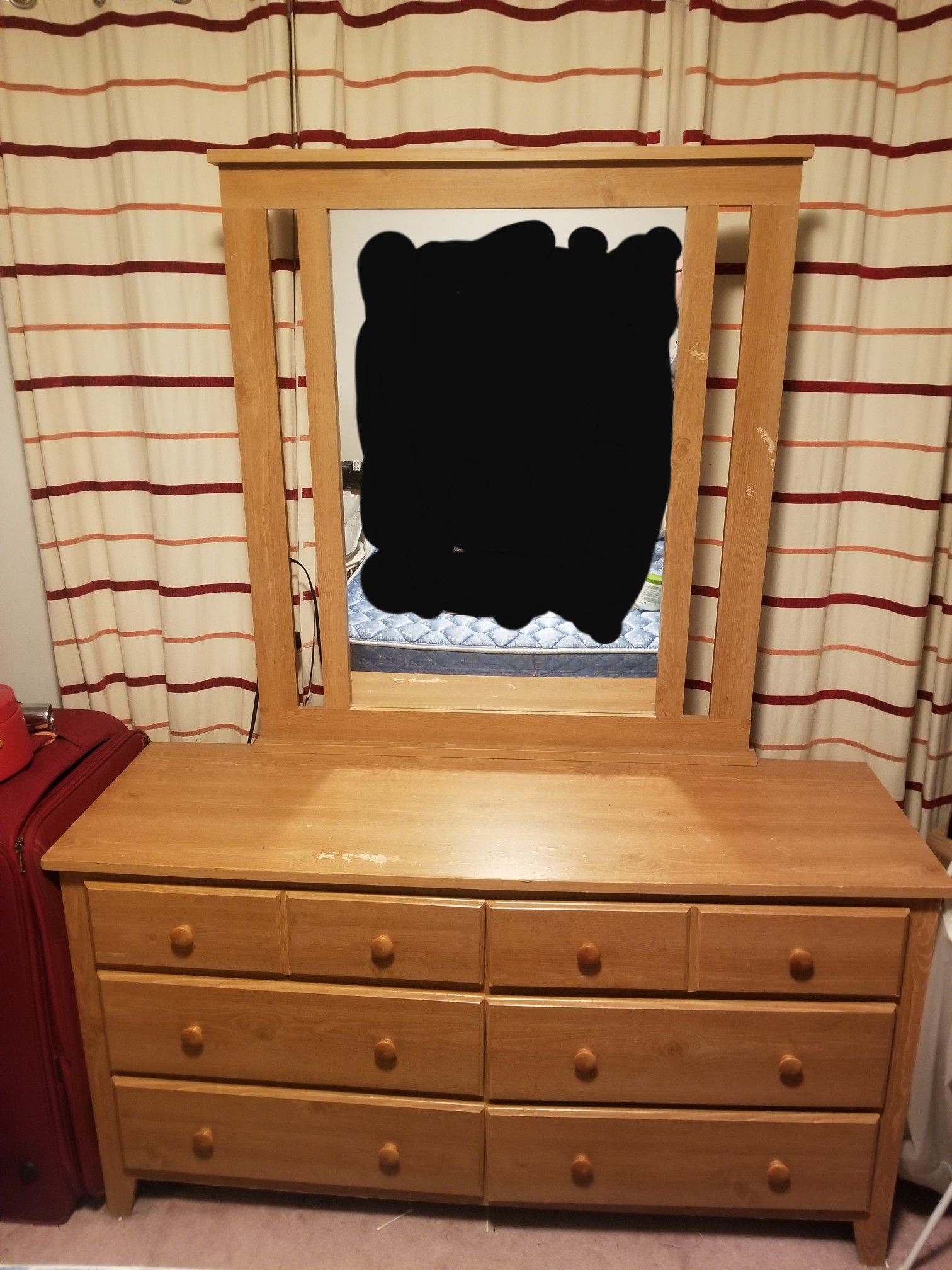 Dresser, Mirror & Chest Drawer