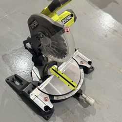 Used good condition RYOBI 14 Amp Corded 10 in. Compound Miter Saw with LED Cutline Indicator *no bag ** no clamp