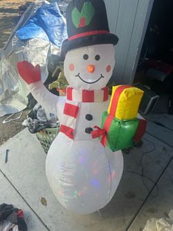 Inflatable Christmas Snowman Yard Decoration 5ft tall
