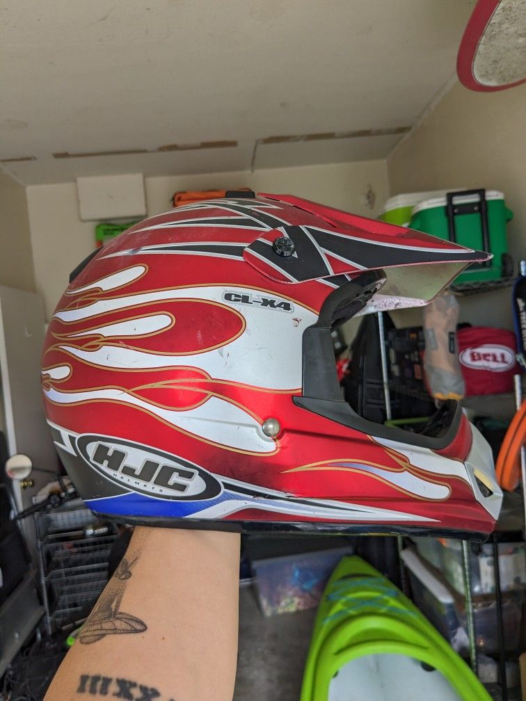DIRT BIKE HELMET