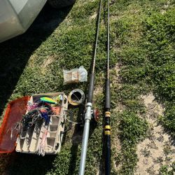 2 Fishing Onne Is Sing $550 Both