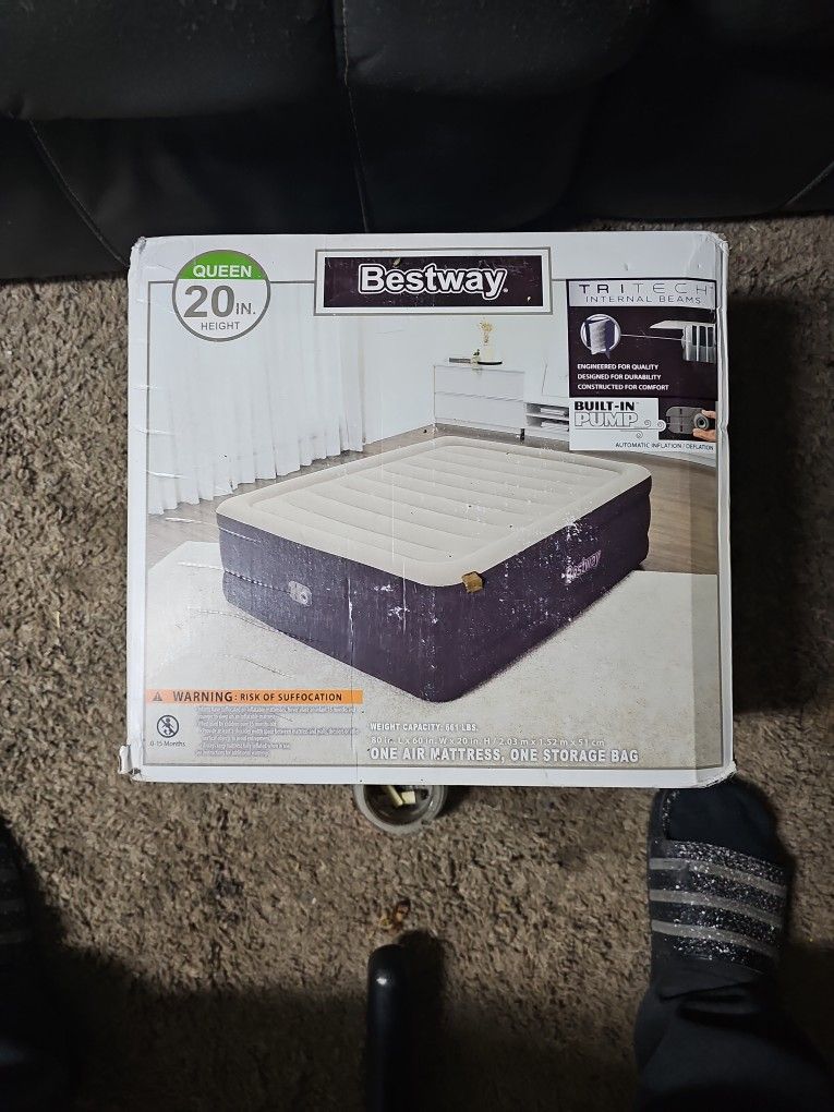 New Queen Size Air Mattress 