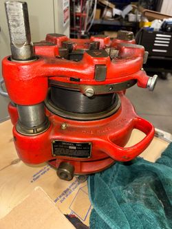 RIDGID Receding geared threader 2-1/2” to 4”