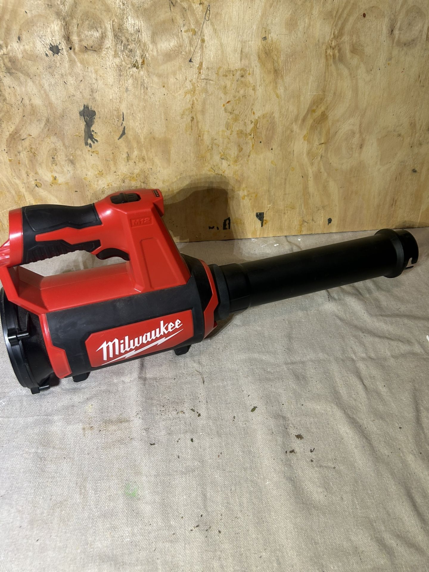 Milwaukee M12 Compact Blower