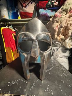 Gladiator helmet