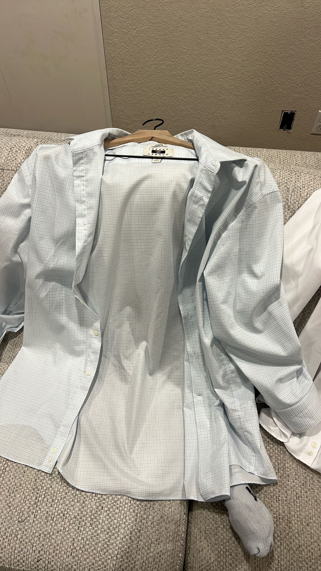 2 Men’s Wearhouse dress shirts