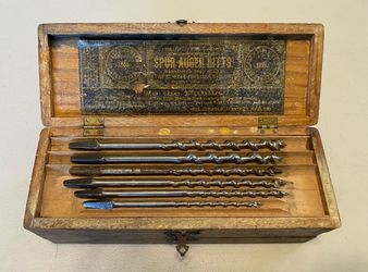 ANTIQUE RUSSELL JENNINGS IRWIN AUGER BIT OAK CASE