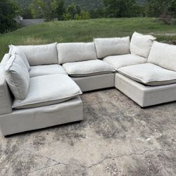 *FREE DELIVERY* Albany Park Cream 5- Piece Section