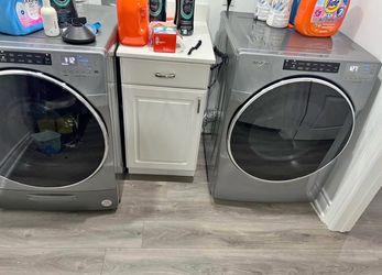 Whirlpool Front Load Washer & Dryer