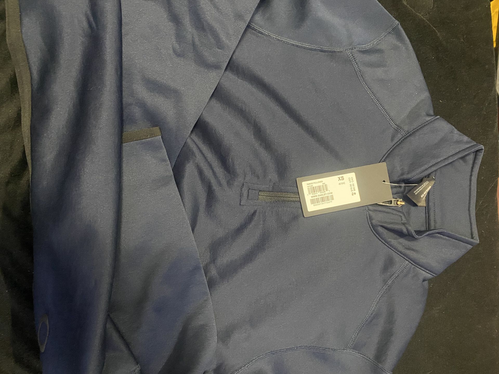Oakley 1/4 Zip Pullover Men Size  XS New/Nueva