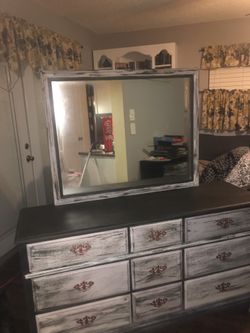 Dresser and mirror bedroom
