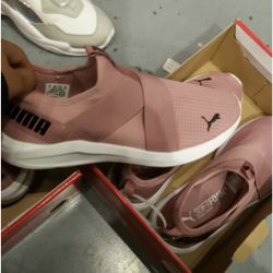 Puma Tennis Shoes/Tenis De mujer