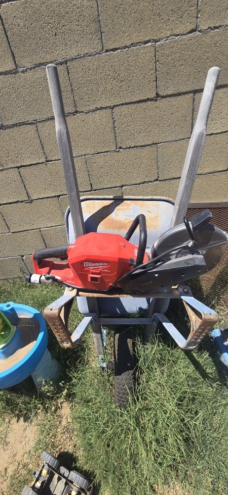 Milwaukee M18 Demo Saw 9"