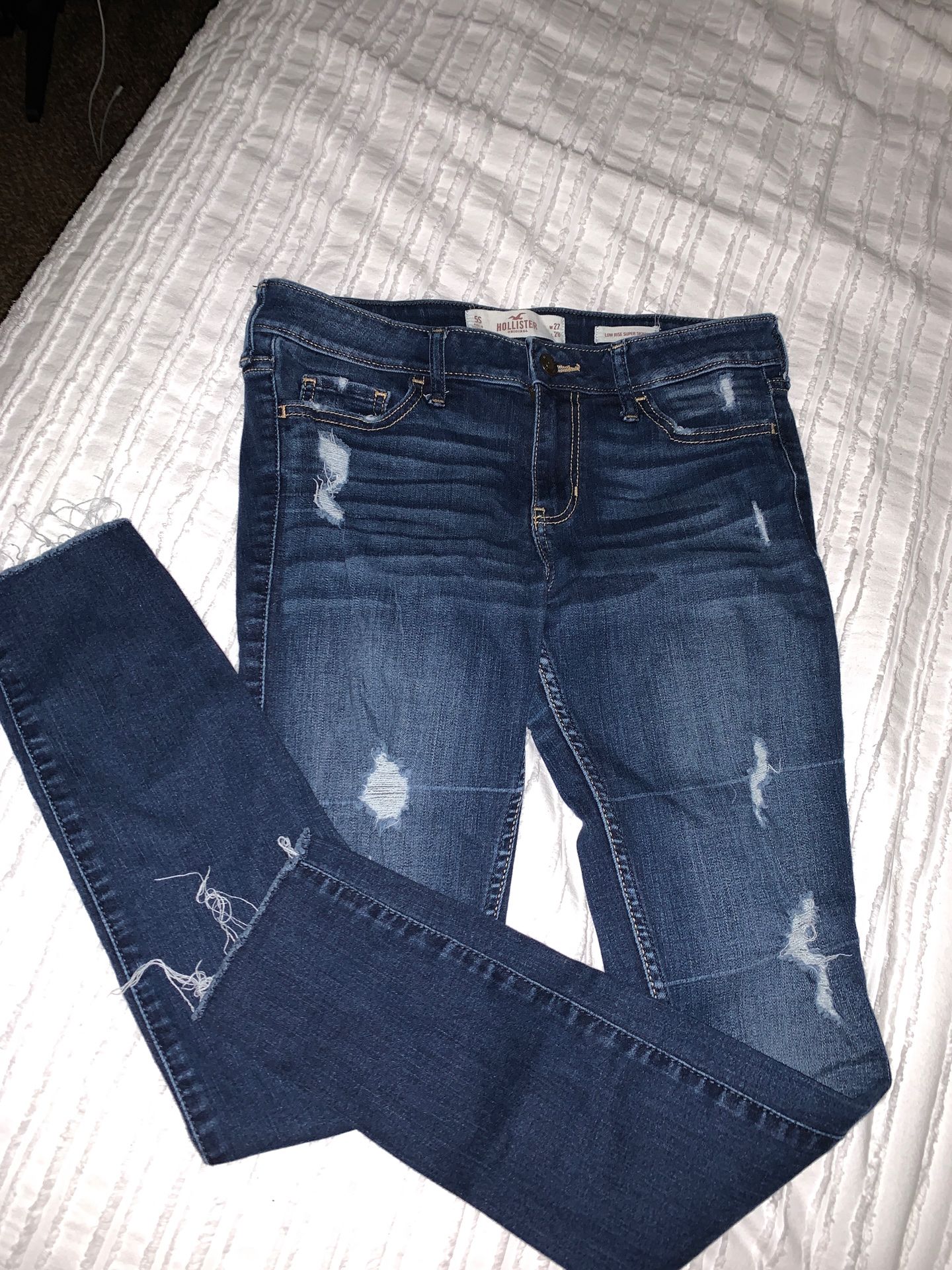 Size 5s Hollister blue ripped jeans