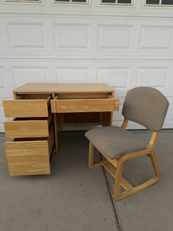 Heavy duty Solid Wood Pedestal Desk