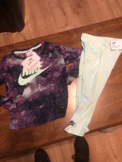 Girls Nike set small 4/5 new with tags