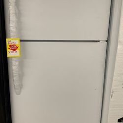 Frigidaire top freezer fridge!! New with warranty
