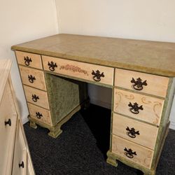 Free Desk - In Great Condition