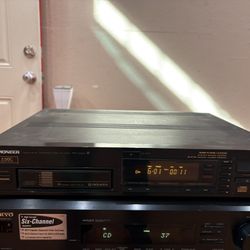 PIONEER VINTAGE MULTI-DISC CD PLAYER