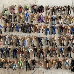 Huge vintage collection lot of Wrestling action figures accessories WWE late 90s early 2000s toys wwe toy figure 