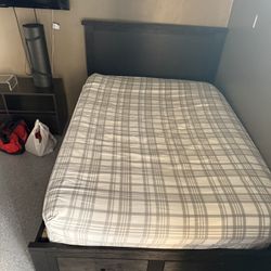Bed with Like New Mattress 