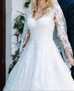Ivory wedding dress