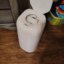 genie diaper trash can 