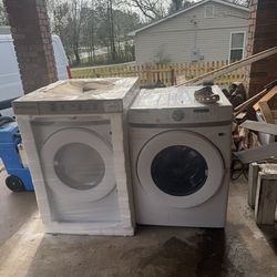 Samsung front loader washer / dryer
