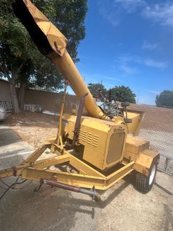 Vermer wood chipper