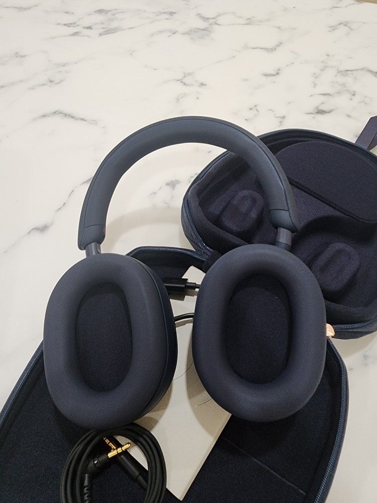 Sony WH-1000XM5 Noise Canceling Wireless Headphones