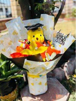 Winnie the pooh graduation bouquet