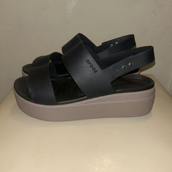 Crocs Platform Sandals Women’s 8 Black Lightweight Comfort