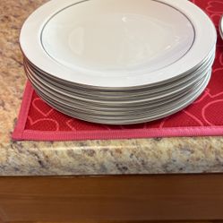 Beautiful Like New 13 Piece Set 